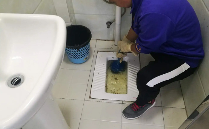 万江街道疏通蹲坑